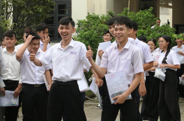 AI vào đề thi tốt nghiệp THPT: 'Đúng như dự đoán' của nhiều thí sinh Đà Nẵng - Ảnh 2.
