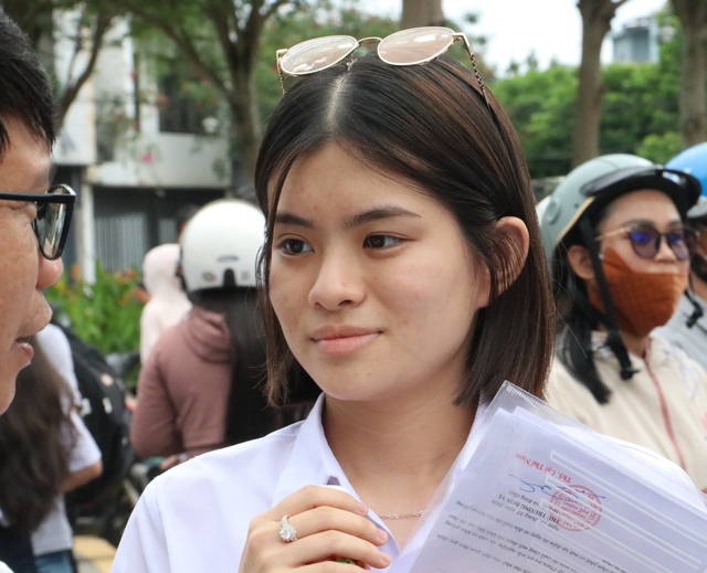 AI vào đề thi tốt nghiệp THPT: 'Đúng như dự đoán' của nhiều thí sinh Đà Nẵng - Ảnh 3.