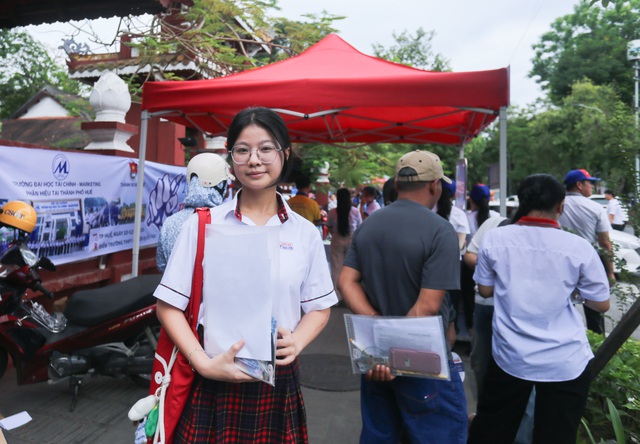 Thí sinh trường chuyên ở Huế đánh giá đề văn vừa sức, có tính phân hóa - Ảnh 2. Thí sinh trường chuyên ở Huế đánh giá đề văn vừa sức, có tính phân hóa - Ảnh 2.