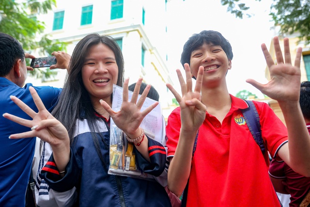 27 thí sinh bị đình chỉ trong ngày đầu tiên thi tốt nghiệp THPT- Ảnh 1. 27 thí sinh bị đình chỉ trong ngày đầu tiên thi tốt nghiệp THPT- Ảnh 1.