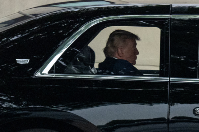 Trump sees 22 medical specialists, appearing to set new bar for presidents - Ảnh 1.