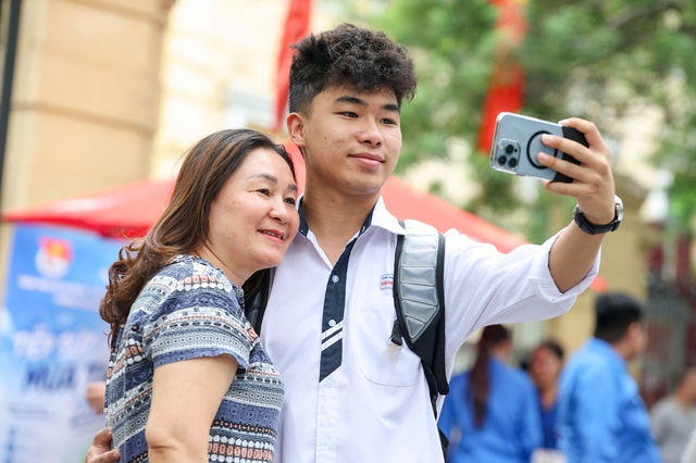 Đề thi m&ocirc;n văn tốt nghiệp THPT 2026: Chấm thi sao cho c&ocirc;ng bằng? - Ảnh 2.