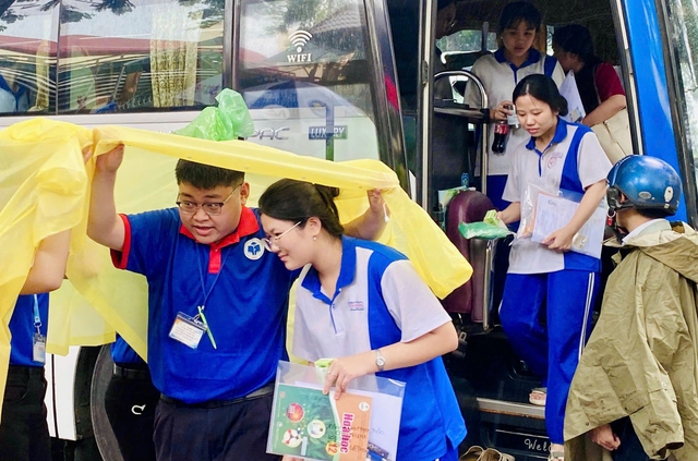 Những lời nhắn gửi xúc động từ thí sinh và phụ huynh sau mùa thi - Ảnh 4.