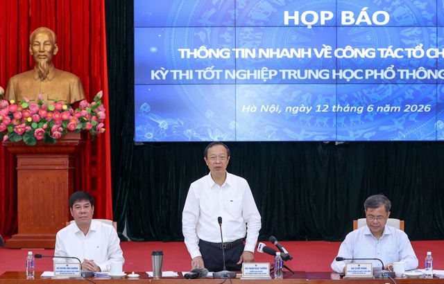 Số thí sinh bị đình chỉ thi tăng mạnh, chủ yếu do mang điện thoại - Ảnh 2. Số thí sinh bị đình chỉ thi tăng mạnh, chủ yếu do mang điện thoại - Ảnh 2.