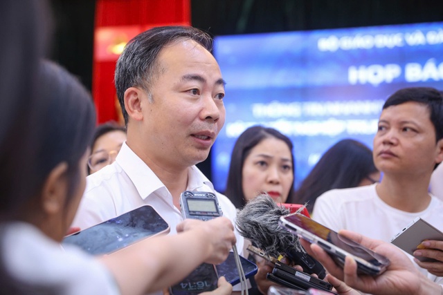 Bộ GD-ĐT n&oacute;i g&igrave; về y&ecirc;u cầu của đề thi tiếng Anh vượt khung chương tr&igrave;nh?- Ảnh 1.