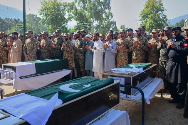 22 quân nhân thiệt mạng trong vụ rơi trực thăng quân sự Pakistan - Ảnh 1.