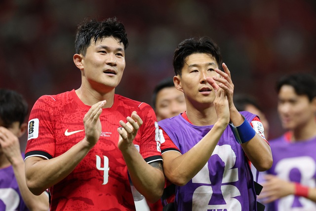Son Heung-min mờ nhạt, Hàn Quốc vẫn thắng kịch tính: Đẳng cấp 'chiến binh Taeguk'- Ảnh 2. Son Heung-min mờ nhạt, Hàn Quốc vẫn thắng kịch tính: Đẳng cấp 'chiến binh Taeguk'- Ảnh 2.