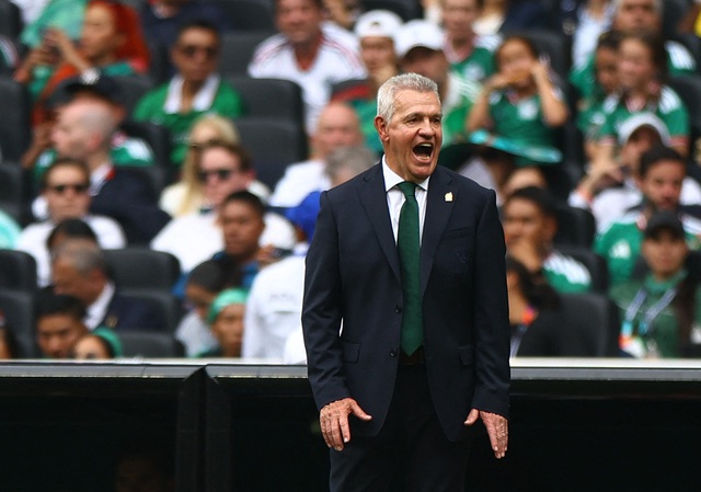 World Cup 2026: HLV Mexico thừa nhận điều bất ngờ sau trận khai mạc thắng Nam Phi có 3 thẻ đỏ- Ảnh 2. World Cup 2026: HLV Mexico thừa nhận điều bất ngờ sau trận khai mạc thắng Nam Phi có 3 thẻ đỏ- Ảnh 2.