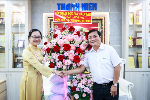 Bộ GD-ĐT chúc mừng đội ngũ Báo Thanh Niên dịp 21.6 - Ảnh 1.