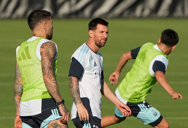 World Cup 2026: Argentina bổ sung gấp cầu thủ đang đi nghỉ hè tận Tây Ban Nha- Ảnh 1. World Cup 2026: Argentina bổ sung gấp cầu thủ đang đi nghỉ hè tận Tây Ban Nha- Ảnh 1.
