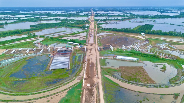 Làm cao tốc vùng ĐBSCL, xây sao cho bền?- Ảnh 1. Làm cao tốc vùng ĐBSCL, xây sao cho bền?- Ảnh 1.