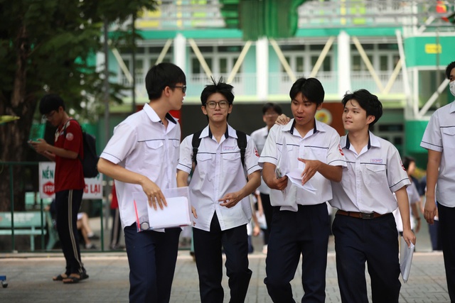 Đề tiếng Anh tốt nghiệp 'chấm dứt' c&aacute;ch học chỉ nhớ c&ocirc;ng thức, luyện đề khu&ocirc;n mẫu! - Ảnh 6.