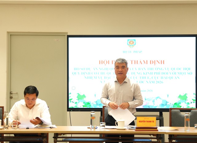 Đề xuất bãi bỏ cơ chế thu nhập đặc thù với ngành thuế, hải quan, kho bạc- Ảnh 1. Đề xuất bãi bỏ cơ chế thu nhập đặc thù với ngành thuế, hải quan, kho bạc- Ảnh 1.