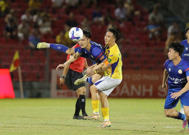 Cú đúp niềm vui của HLV Park Hang-seo, Bắc Ninh thắng nghẹt thở PVF-CAND: Thăng hạng V-League! - Ảnh 2. Cú đúp niềm vui của HLV Park Hang-seo, Bắc Ninh thắng nghẹt thở PVF-CAND: Thăng hạng V-League! - Ảnh 2.