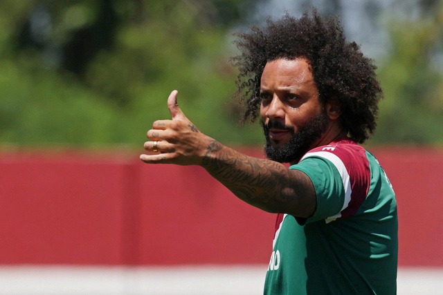Marcelo được an ninh giải cứu giữa bạo loạn ngo&agrave;i s&acirc;n Azteca ng&agrave;y khai mạc World Cup
- Ảnh 1.