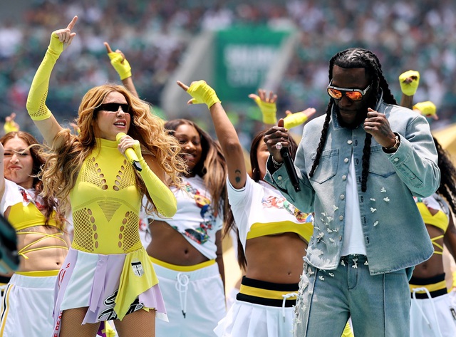 Ca sĩ Shakira đáp trả tranh cãi sau nghi vấn giả mạo tại lễ khai mạc World Cup 2026- Ảnh 2. Ca sĩ Shakira đáp trả tranh cãi sau nghi vấn giả mạo tại lễ khai mạc World Cup 2026- Ảnh 2.
