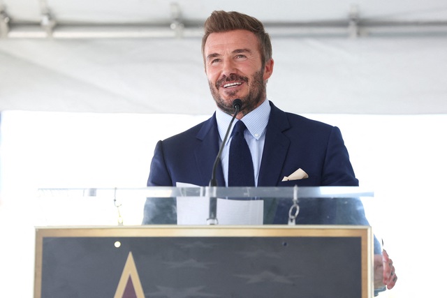 David Beckham nhận sao trên Đại lộ Danh vọng, con trai cả không đến chúc mừng - Ảnh 2.