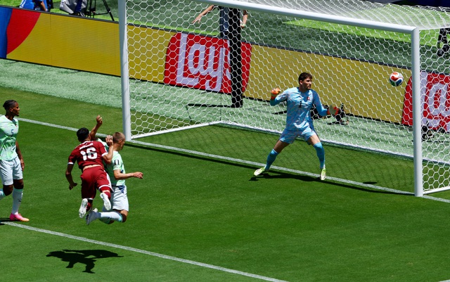  World Cup 2026: Bị cầm h&ograve;a 1-1, Thụy Sĩ &ocirc;m hận trước đ&ograve;n trừng phạt của Qatar ở ph&uacute;t 90+5- Ảnh 2.