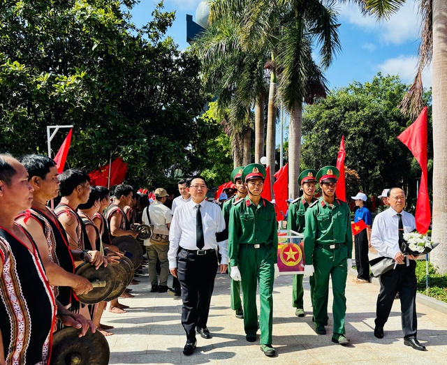 Truy điệu, an t&aacute;ng 18 h&agrave;i cốt liệt sĩ hy sinh tại Campuchia- Ảnh 3.