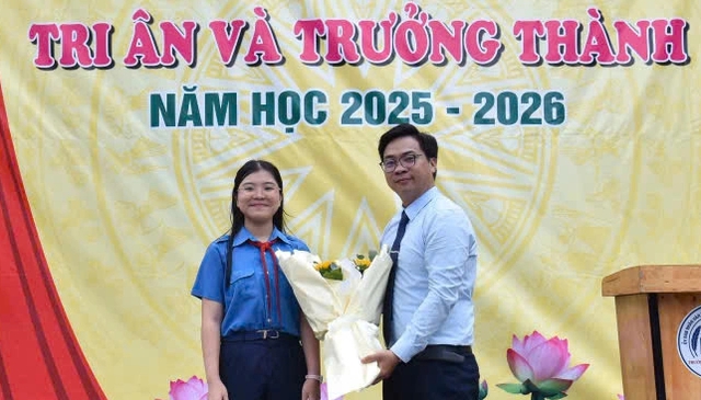 Thi để thử sức, nữ sinh bất ngờ trở thành thủ khoa - Ảnh 1.