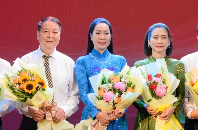 NSƯT Tuyết Thu tiết lộ phản ứng của chồng khi nhận chức ph&oacute; chủ tịch - Ảnh 2.