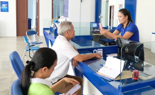 Còn 3 ngày xác thực thông tin, 8 triệu thuê bao VinaPhone, Viettel có nguy cơ bị khóa SIM- Ảnh 1. Còn 3 ngày xác thực thông tin, 8 triệu thuê bao VinaPhone, Viettel có nguy cơ bị khóa SIM- Ảnh 1.