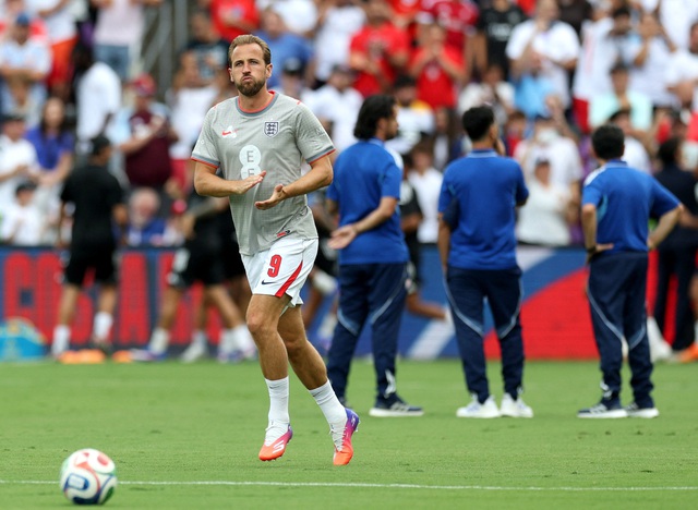 World Cup 2026: Sốc, đội tuyển Anh bị mất trộm giày và bóng trước giờ thi đấu- Ảnh 1. World Cup 2026: Sốc, đội tuyển Anh bị mất trộm giày và bóng trước giờ thi đấu- Ảnh 1.