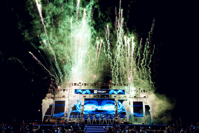 DJ Mie khuấy động nhạc hội 'Sóng Cộng Hưởng' của FUTA Land tại biển Đà Nẵng- Ảnh 3. DJ Mie khuấy động nhạc hội 'Sóng Cộng Hưởng' của FUTA Land tại biển Đà Nẵng- Ảnh 3.