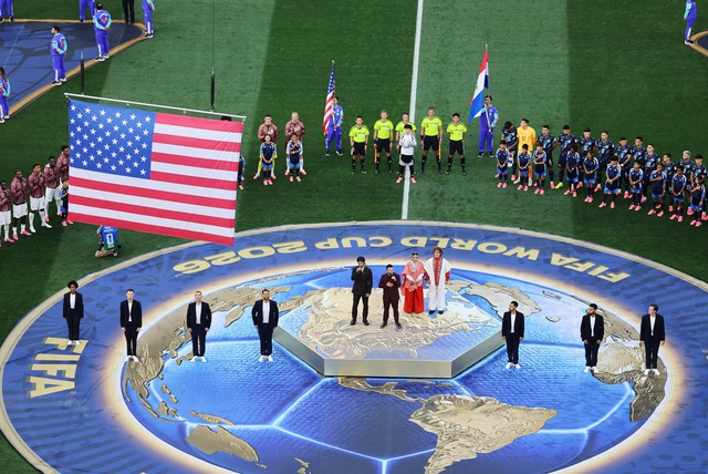 Nước Mỹ khai mạc World Cup 2026 hoành tráng: Katy Perry và Lisa khuấy động sân khấu- Ảnh 11. Nước Mỹ khai mạc World Cup 2026 hoành tráng: Katy Perry và Lisa khuấy động sân khấu- Ảnh 11.