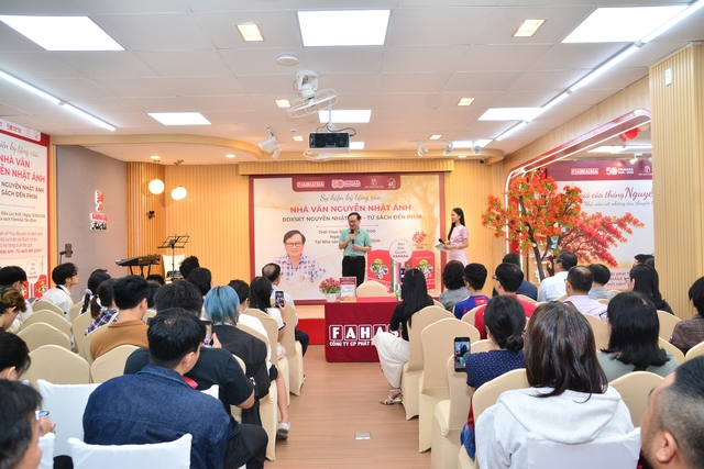 Nhà văn Nguyễn Nhật Ánh nói lý do 'Tôi thấy hoa vàng trên cỏ xanh' ăn khách- Ảnh 2. Nhà văn Nguyễn Nhật Ánh nói lý do 'Tôi thấy hoa vàng trên cỏ xanh' ăn khách- Ảnh 2.