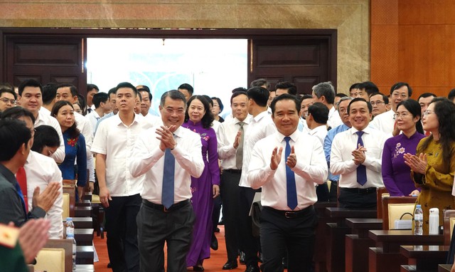 Thủ tướng Lê Minh Hưng dự lễ phát động thi đua tại TP.HCM- Ảnh 4. Thủ tướng Lê Minh Hưng dự lễ phát động thi đua tại TP.HCM- Ảnh 4.