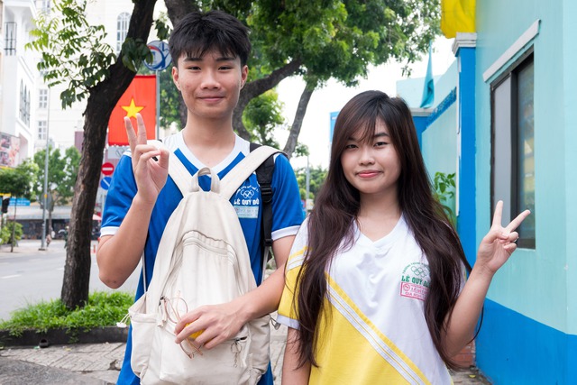 Thi tốt nghiệp THPT: Thí sinh nói hóa dễ còn lý khó, nhiều dạng 'chưa từng gặp'- Ảnh 2. Thi tốt nghiệp THPT: Thí sinh nói hóa dễ còn lý khó, nhiều dạng 'chưa từng gặp'- Ảnh 2.