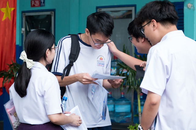 Thành ngữ nào trong đề tiếng Anh thi tốt nghiệp THPT làm khó thí sinh? - Ảnh 1.