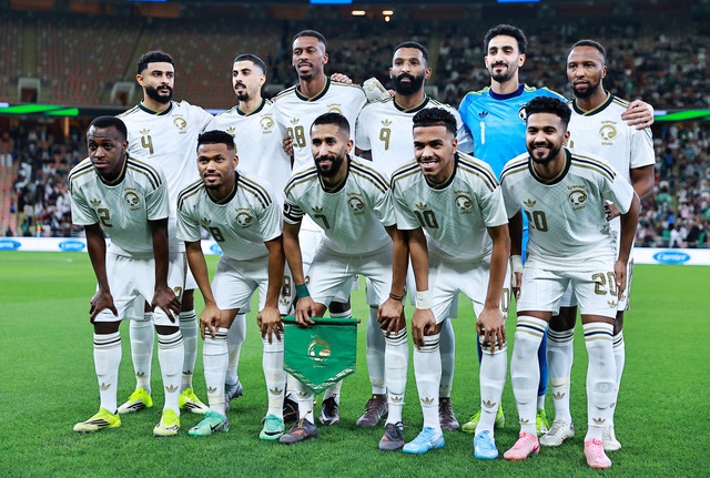 Vì sao trọng tài trận Ả Rập Xê Út đấu Uruguay mặc áo màu hồng, xem trên những kênh nào?- Ảnh 3. Vì sao trọng tài trận Ả Rập Xê Út đấu Uruguay mặc áo màu hồng, xem trên những kênh nào?- Ảnh 3.