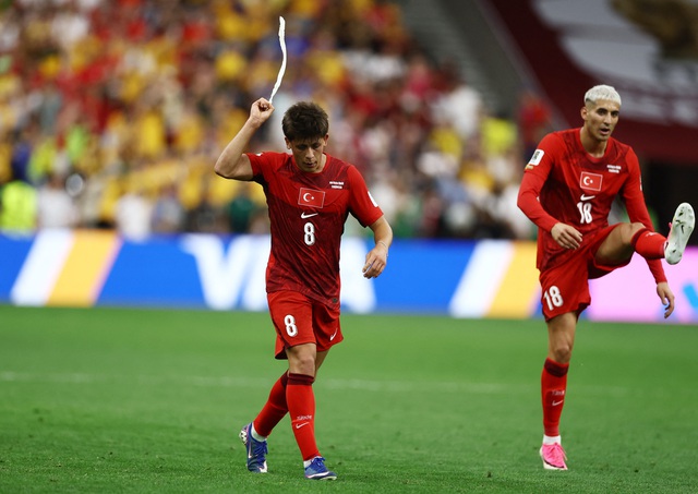 Úc phá dớp ngoạn mục tại World Cup, thắng Thổ Nhĩ Kỳ 2-0, thiết lập cột mốc lịch sử- Ảnh 3. Úc phá dớp ngoạn mục tại World Cup, thắng Thổ Nhĩ Kỳ 2-0, thiết lập cột mốc lịch sử- Ảnh 3.