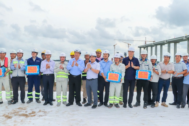 Cầu Đại Ngãi 1 phấn đấu thông xe sớm hơn 6 tháng- Ảnh 3.