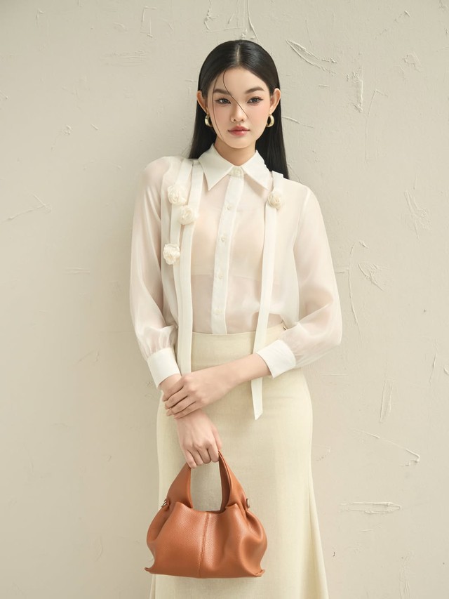 Khơi dậy nét duyên dáng với trang phục hoa nổi- Ảnh 7. Khơi dậy nét duyên dáng với trang phục hoa nổi- Ảnh 7.