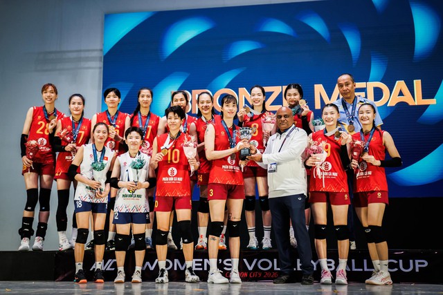Chuyền hai Kim Thoa bất ngờ được vinh danh tại giải bóng chuyền AVC Cup- Ảnh 2. Chuyền hai Kim Thoa bất ngờ được vinh danh tại giải bóng chuyền AVC Cup- Ảnh 2.