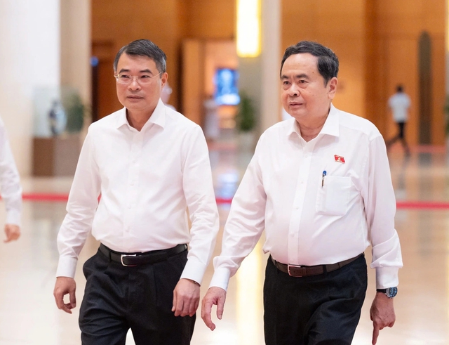 Cuộc gặp mặt đặc biệt của Chủ tịch Quốc hội và Thủ tướng với báo chí - Ảnh 1.