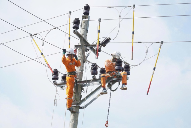 EVN vẫn còn gánh nợ 'khủng', tiếp tục đối mặt với thách thức tài chính - Ảnh 1.