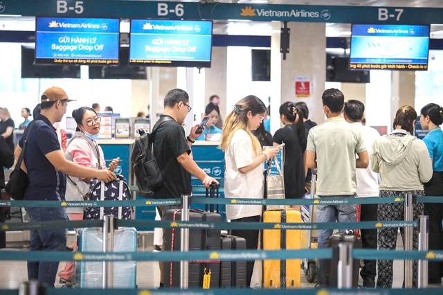 Vé máy bay hạ nhiệt đầu hè- Ảnh 1. Vé máy bay hạ nhiệt đầu hè- Ảnh 1.