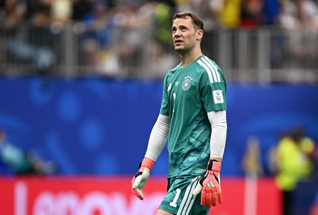 Manuel Neuer vi phạm luật FIFA ngày tái xuất đội tuyển Đức, may mắn thoát án phạt- Ảnh 2. Manuel Neuer vi phạm luật FIFA ngày tái xuất đội tuyển Đức, may mắn thoát án phạt- Ảnh 2.