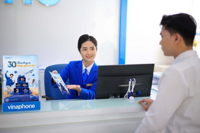 30 năm VinaPhone: Hàng triệu quà tri ân dành tặng khách hàng trên toàn quốc - Ảnh 1.