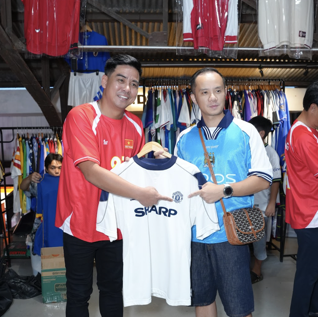 Hai người hùng AFF Cup 2008 ôn lại ký ức, dự đoán nhà vô địch World Cup 2026 - Ảnh 3. Hai người hùng AFF Cup 2008 ôn lại ký ức, dự đoán nhà vô địch World Cup 2026 - Ảnh 3.