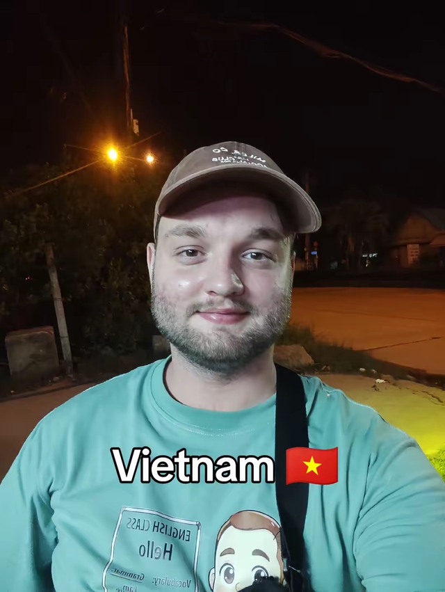 Khách Tây bất ngờ nổi tiếng khi đăng ảnh món ăn Việt Nam kèm giá tiền - Ảnh 1.