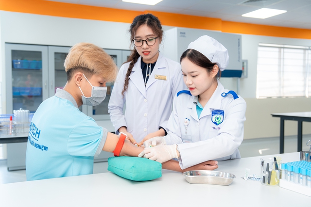Tăng cường thực hành lâm sàng, học bổng 30% học phí - Ảnh 4.