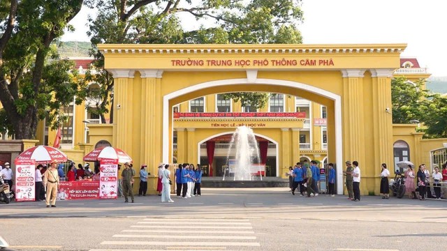 Xác minh tố giám thị gợi ý thí sinh cho xem bài thi - Ảnh 1.