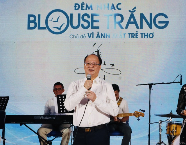 Bác sĩ TP.HCM hát gây quỹ, mang lại ánh sáng cho bệnh nhi khó khăn- Ảnh 2.