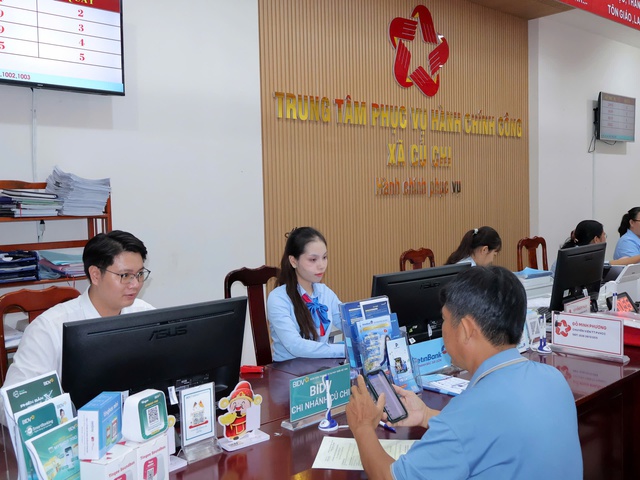Xã Củ Chi ra mắt mô hình "Một cửa kinh doanh số" hỗ trợ người dân - Ảnh 4.