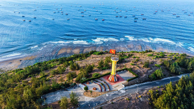 Thi&ecirc;n đường 'ăn biển, ngủ rừng' - Ảnh 1.